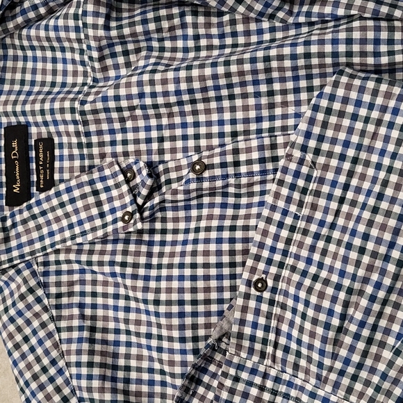 Men's shirts - Picture 2 of 3